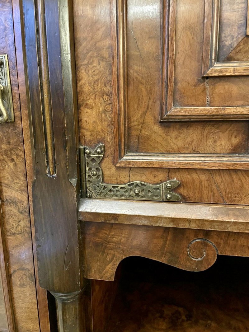 Outstanding Quality Antique Victorian Burr Walnut Credenza/Sideboard - Image 10